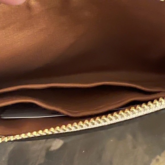 NEW COACH CORNER ZIP WRISTLET - Picture 4 of 5